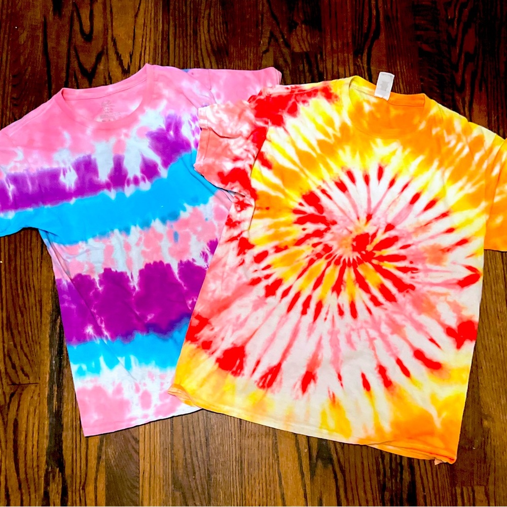 2 tie die tshirts